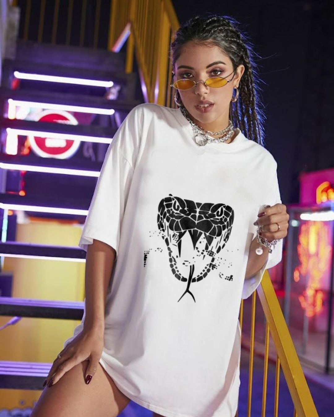 SNAKE ATTACK UNISEX EXCLUSIVE OVERSIZED TEE - WHITE(*)