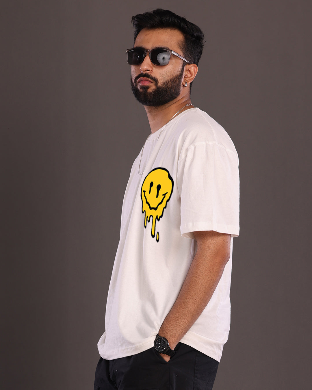 SMILEY WHITE OVERSIZED T-SHIRT(*)