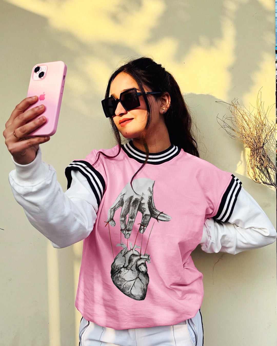 WOMEN'S PUPPET HEART SWEATSHIRT