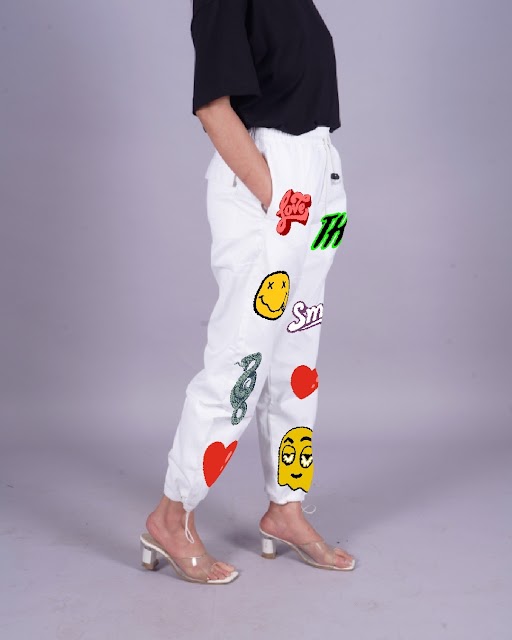 Love Smiley Women's White Adjustable Cargo Pants(*)