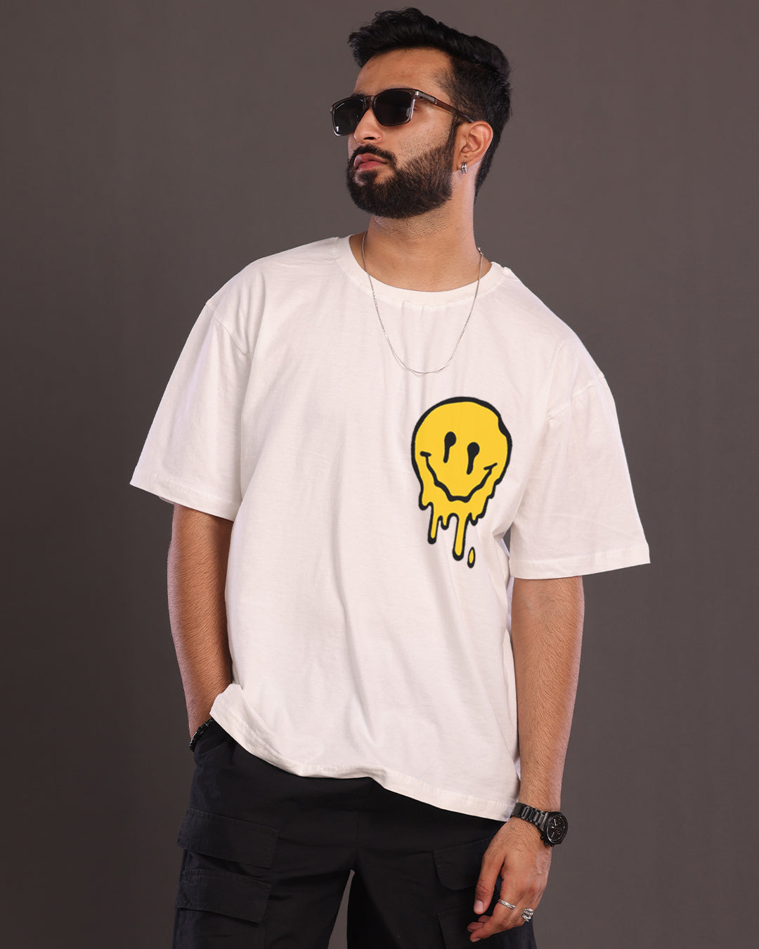 SMILEY WHITE OVERSIZED T-SHIRT(*)