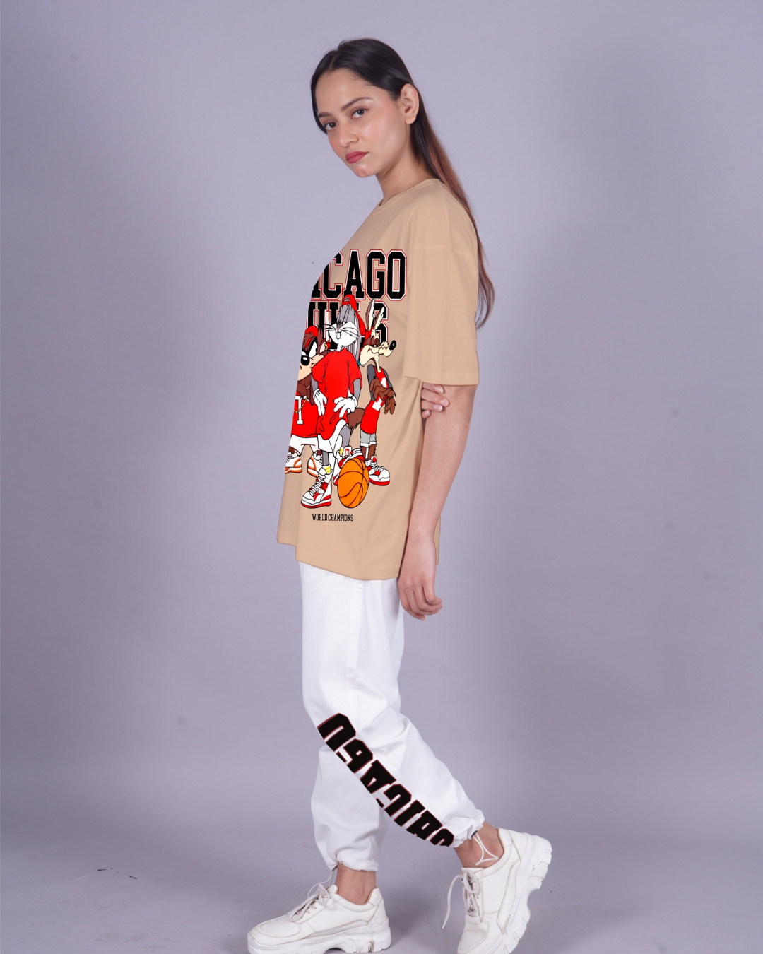 Women Chicago Bulls Oversized Co-Ord Set - Beige and White