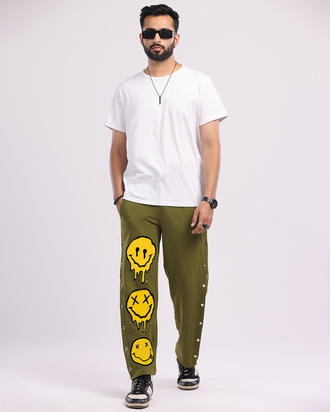 Men olive Snap Buttons Cotton trouser - Smiley