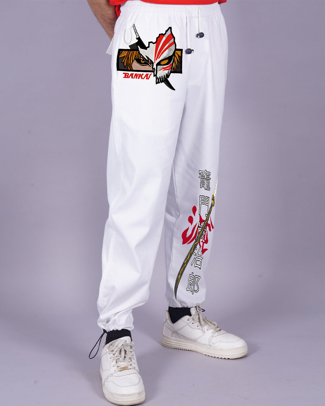 MANGA MARVEL: MEN WHITE CARGO PANTS WITH BANKAI DESIGN