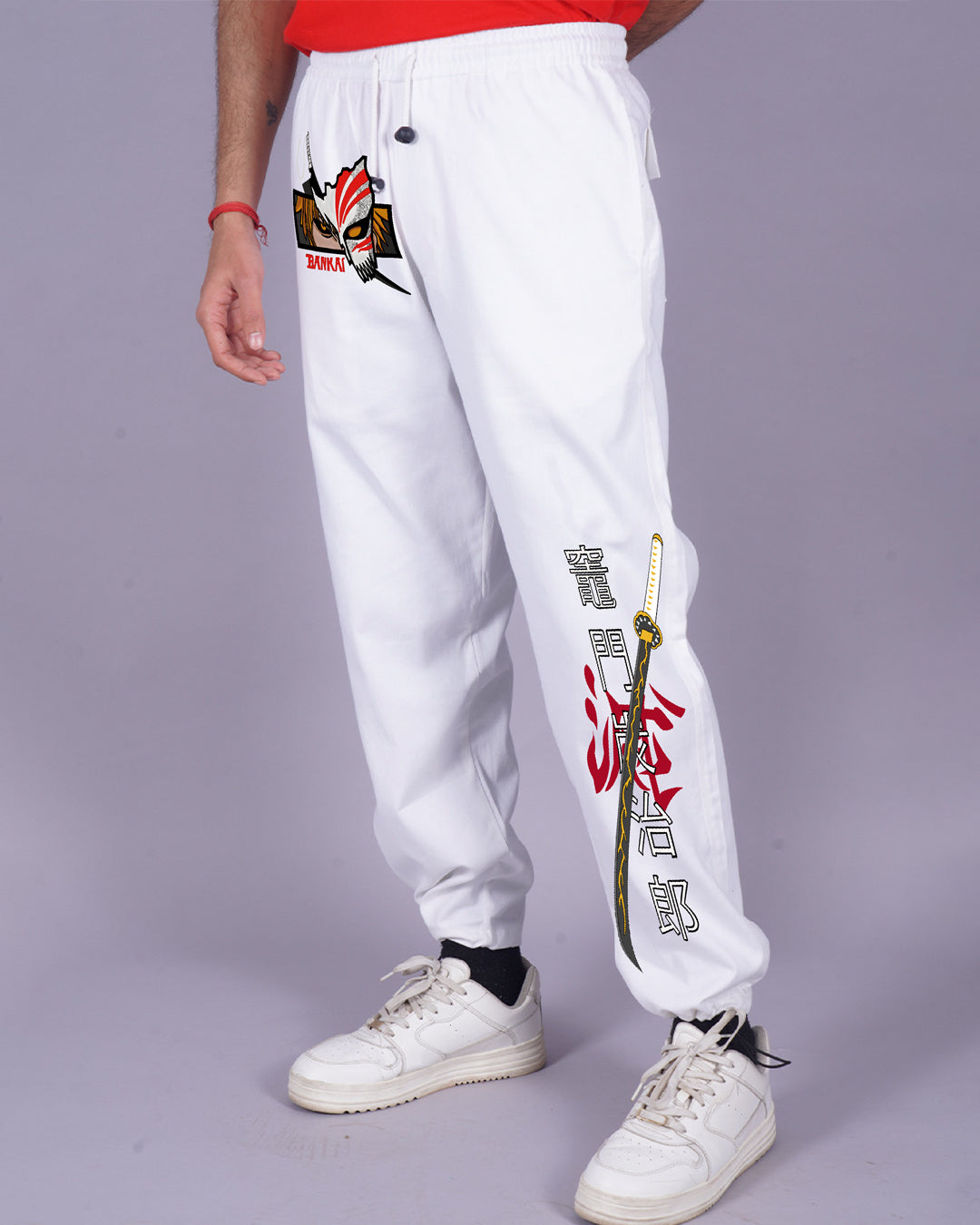 MANGA MARVEL: MEN WHITE CARGO PANTS WITH BANKAI DESIGN