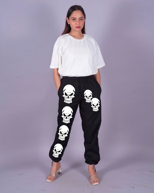 Skulls Sizzle: Women's Black Adjustable Cargo Pants(*)