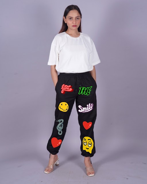 Charm in Black: Love Smiley's Ladies' Adjustable Cargo Pants(*)