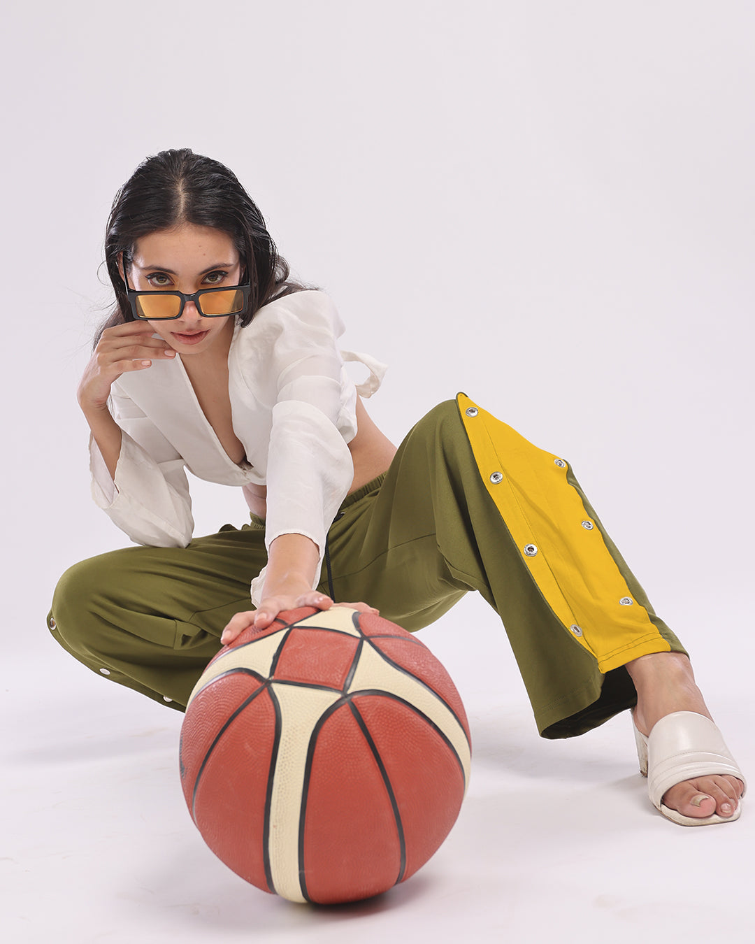 TRENDY CARGO TROUSERS FOR WOMEN - CHEESY OLIVE SNAP BUTTON STYLE