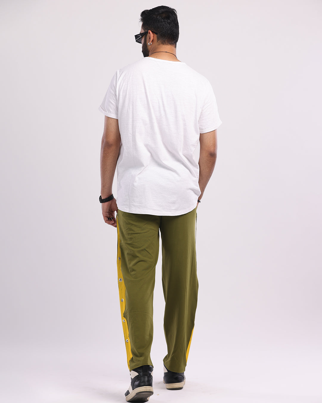 Men olive Snap Buttons Cotton trouser - Smiley